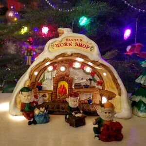 Vintage Santa Work Shop Nite Light with 3-Elves